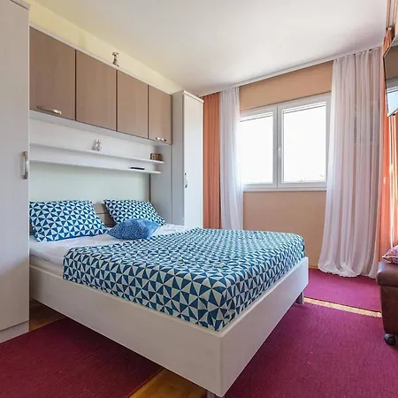 With Swimming Pool Veliki, Dubrovnik - 27701 Апартаменты